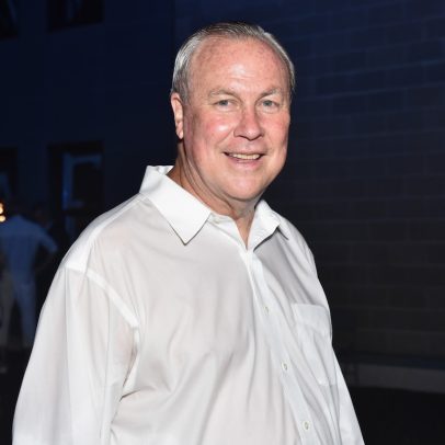 Robert Wilson, renomado diretor teatral, falece aos 83 anos e deixa legado marcante