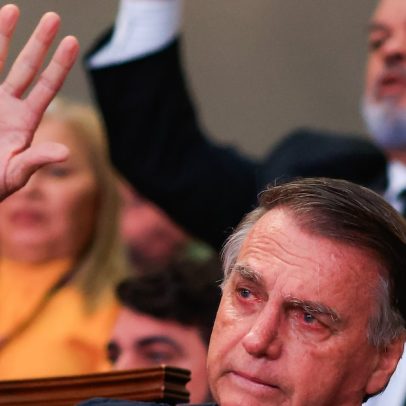 Celular de Bolsonaro revela contatos com Moraes e mensagens para Fux