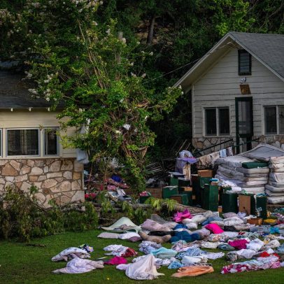Líder de acampamento no Texas demora a evacuar local antes de enchente