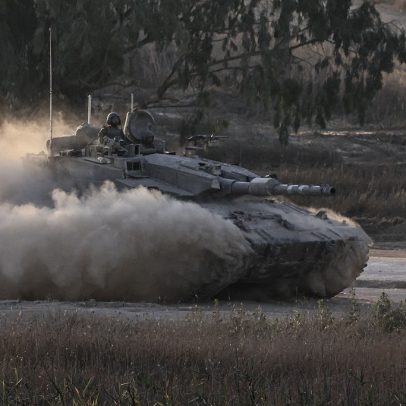 Tanques israelenses avançam em Gaza em busca de reféns do Hamas