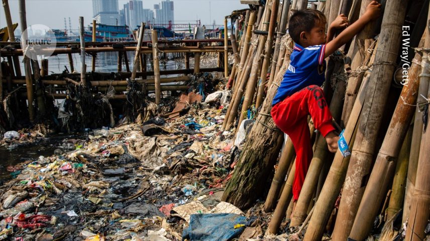 A poluição por plásticos é um problema ambiental crescente e tem implicações para a saúde humana. (Foto: Ed Wray/Getty)