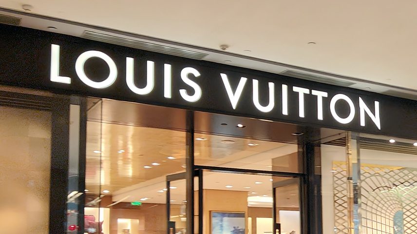 Louis Vuitton: ameaça de tarifas nos EUA pressiona dona da marca a negociar acordo (Foto: CFOTO/Future Publishing /Getty Images)