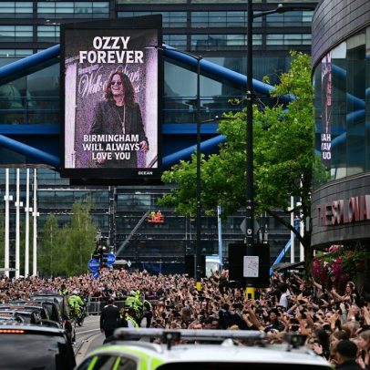 Bostin Brass Band compartilha emoções ao tocar no memorial de Ozzy Osbourne