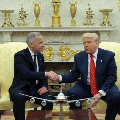 Trump impõe tarifa de 35% sobre produtos canadenses e acirra tensões comerciais