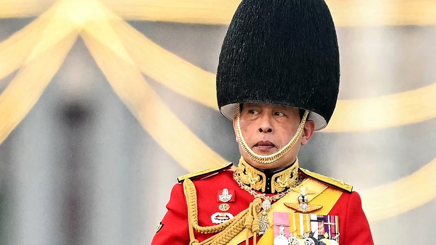 Maha Vajiralongkorn, conhecido mundialmente como Rama X (Foto: MANAN VATSYAYANA/AFP/Getty Images)