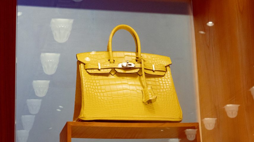 Uma bolsa Birkin, produto icônico da Hermès: valor das tarifas será repassado? (Foto: Bloomberg)