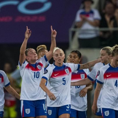 Ella Toone brilha novamente e leva Inglaterra à vitória nas semifinais da Euro