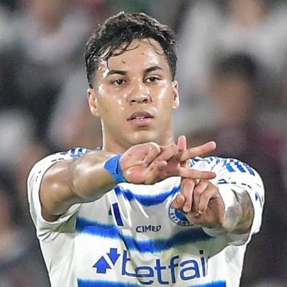 Cruzeiro vence Fluminense e assume a liderança do Campeonato Brasileiro