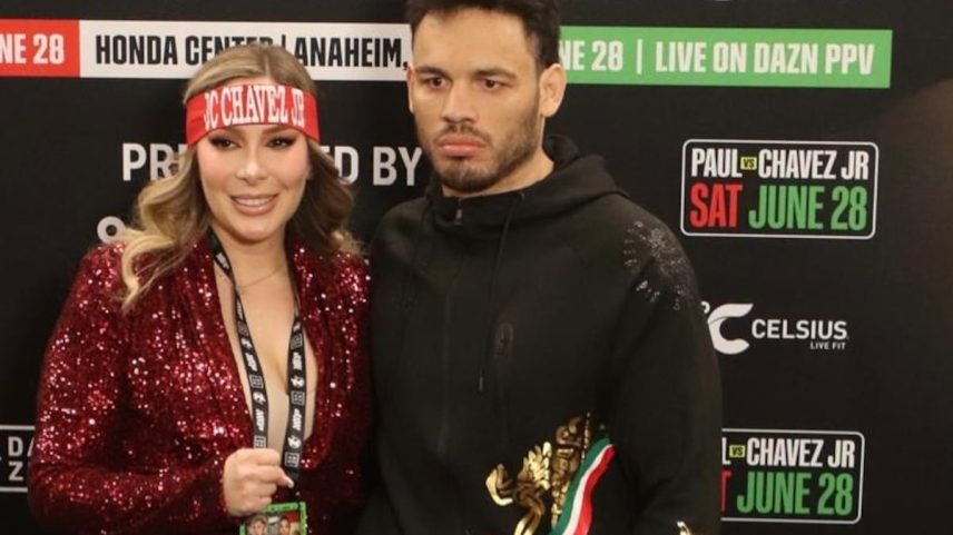 Frida Muñoz e Julio César Chávez Jr. em Anaheim (Califórnia), no dia 28 de junho de 2025. (Foto: @fridamuro)