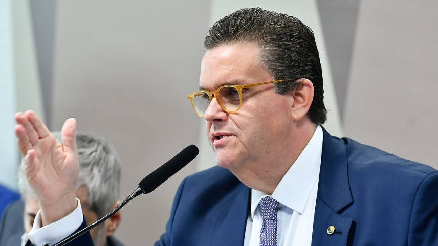 Wolney Queiroz, ministro da Previdência, em audiência na Comissão de Fiscalização e Controle do Senado sobre fraudes no INSS (Foto: Geraldo Magela - 15.mai.2025/Agência Senado)