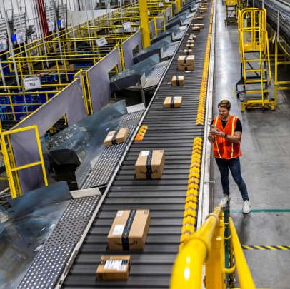 Trabalhadores da Amazon perdem emprego após medidas de imigração de Trump