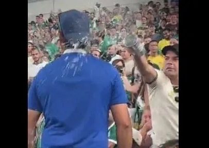 Torcedor do Chelsea provoca palmeirenses e recebe resposta inusitada em vídeo