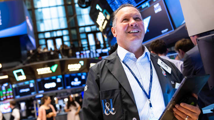 Traders trabalham na Bolsa de Valores de Nova York em 15 de julho de 2025. (Foto: NYSE)
