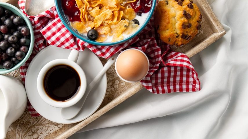Café da manhã é tido por muitos como a refeição mais importante do dia — Foto: Freepick