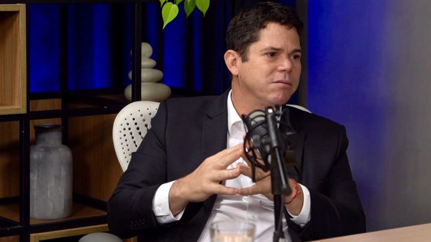 Radamés Casseb, CEO da EGEA Saneamento, empresa que é líder no segmento do setor privado de saneamento do Brasil, foi o convidado do 14º episódio do EXAME INFRA (Foto: Exame Infra/YouTube/Reprodução)