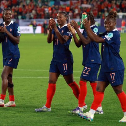 França descansa e faz mudanças na equipe, obtendo sucesso contra o País de Gales
