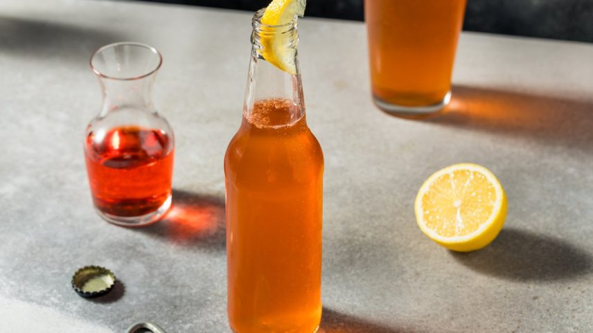 Spaghetti: drinque combina cerveja com uma dose de aperol e limão (Foto: bhofack2/Divulgação)