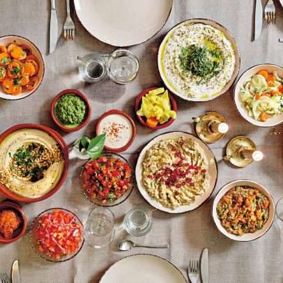 Livros revelam tudo sobre hummus e receitas como símbolos de paz