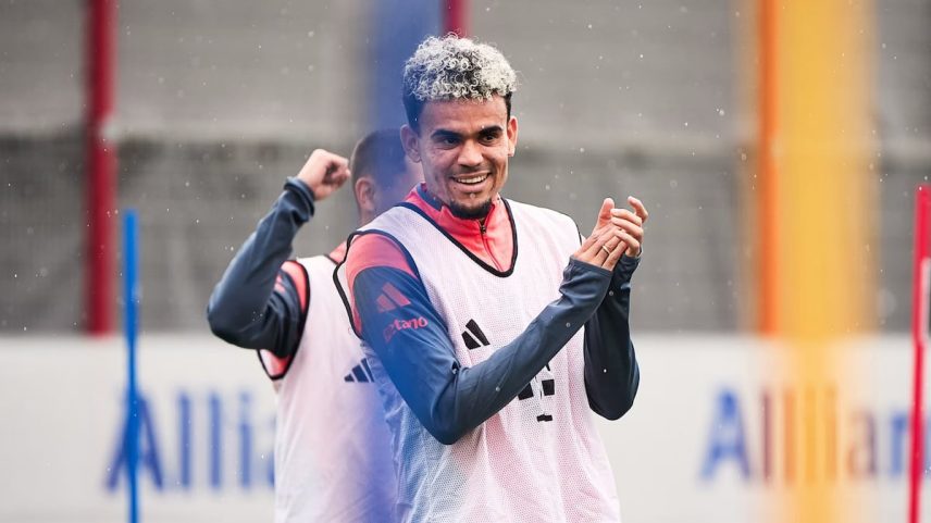 Luis Díaz durante um treinamento com o FC Bayern München, este quarta-feira (Foto: FC Bayern München)