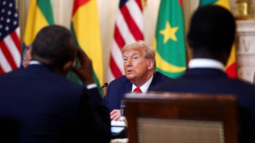 Donald Trump almoça com líderes de países africanos na Casa Branca, em Washington, D.C. (Foto: Kevin Lamarque/REUTERS)