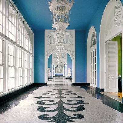 Hotel de luxo no Brasil surpreende com decoração de concreto que imita madeira