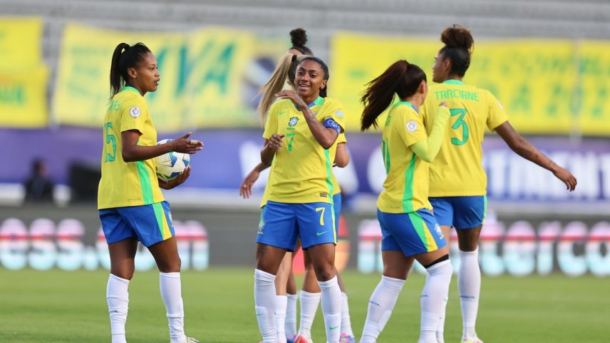 Kerolin marca mais um gol na vitória do Brasil sobre a Bolívia na Copa América (Foto: Lívia Villas Boas/CBF)