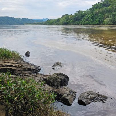Equador interrompe exportação de petróleo devido à paralisação de oleodutos