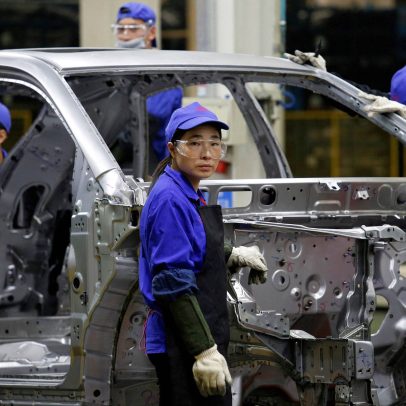 BYD se torna líder global em vendas de carros elétricos, superando a Tesla