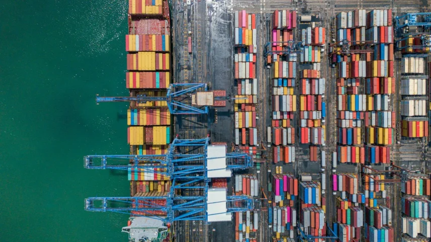 Economias voltadas para exportação, como a Tailândia, têm se apressado para conseguir um acordo comercial e evitar as altas tarifas do presidente Trump. (Foto: Getty Images)