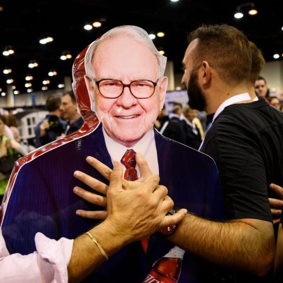 Ações da Berkshire caem após saída de Buffett e fim do 'prêmio Buffett'