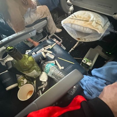 Turbulência em voo nos EUA deixa 25 feridos e gera caos entre passageiros