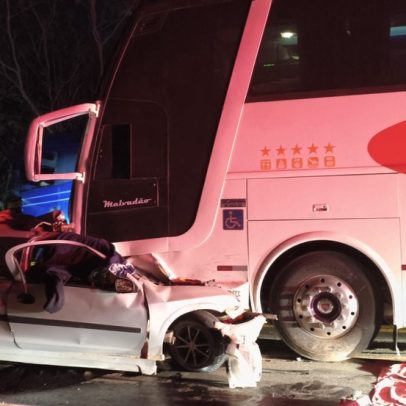Cinco pessoas morrem em acidente entre carro e ônibus em Minas Gerais