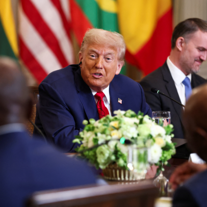 Trump elogia inglês do presidente da Libéria e gera polêmica internacional
