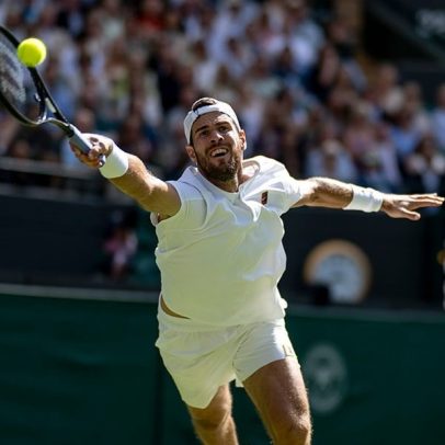 Khachanov celebra desempenho em Wimbledon, mas busca mais satisfação na competição