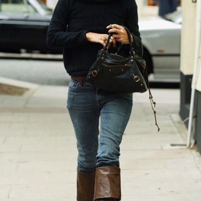 Bota boho dos anos 2000 retorna com força nas passarelas da moda atual