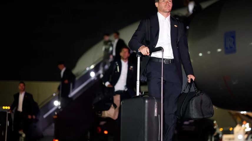 Fran Garcia no desembarque do Real Madrid em Nova Jersey (Foto: Antonio Villalba e Pedro Castillo/Real Madrid)