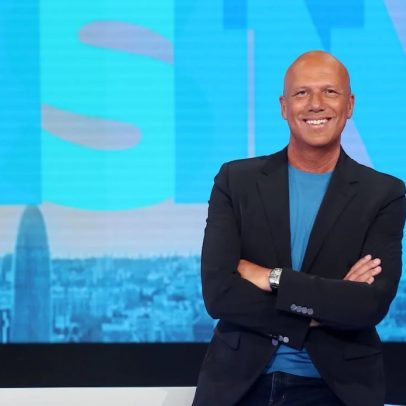 Alfonso Arús se destaca como líder das manhãs com seu estilo discreto e carismático
