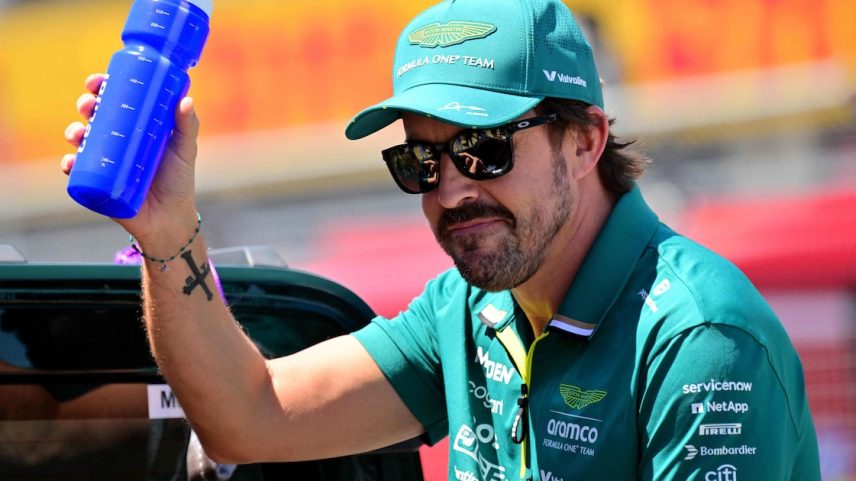 Fernando Alonso vê o brasileiro Bortoleto como 'melhor da geração'. (Foto: Andrej Isakovic/AFP)