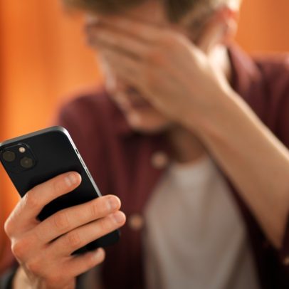 O impacto de 8 horas diárias no celular na saúde do corpo humano