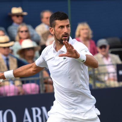 Djokovic derrota Evans e se aproxima da marca de 100 vitórias em Wimbledon