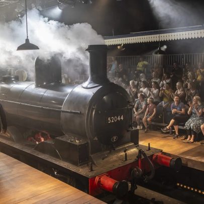 Ferrovias históricas do Reino Unido atraem turistas com peça de literatura infantil