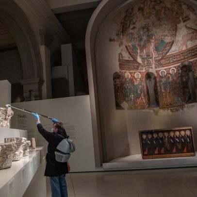 Protestos marcam inspeção das pinturas de Sijena pela equipe de Aragão