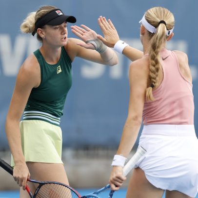 Jovens tchecas vencem na estreia em Praga e superam Ingrid e Gleason