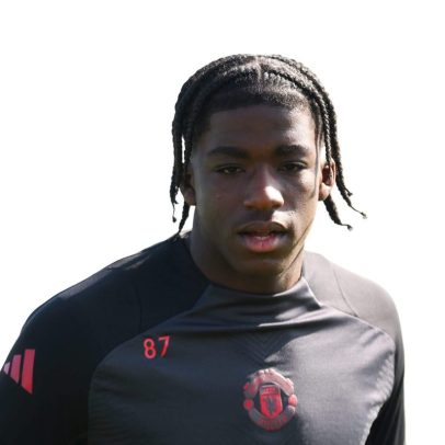 Manchester United anuncia contrato profissional para jovem promessa Godwill Kukonki