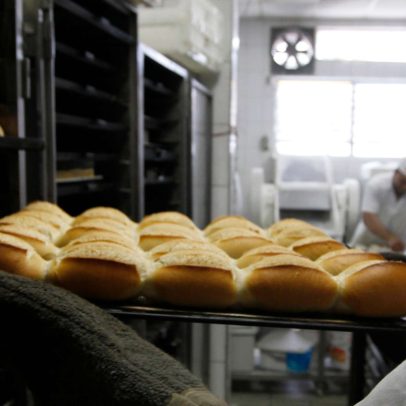 PMI de serviços do Brasil recua para 49,3 pontos em junho com demanda fraca