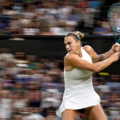 Sabalenka avança às quartas de final após vencer Mertens novamente