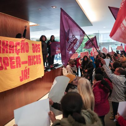 Grupo ligado a Boulos realiza protesto no Itaú e gera desconforto no governo