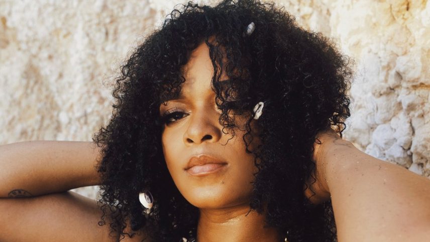 Lila Ike anuncia exclusivamente seu álbum de estreia "Treasure Self Love" — com colaborações de H.E.R., Joey Bada$$ e Masicka. (Foto: Reprodução)