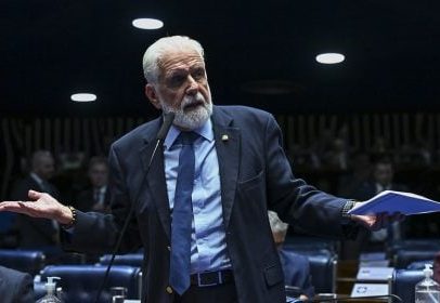 Senadores negociam tarifaço nos EUA com ex-ministros e líder do governo Lula