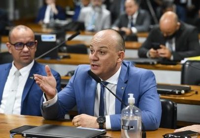 Câmara aprova projeto que isenta policiais de punição por motins em ordens ilegais